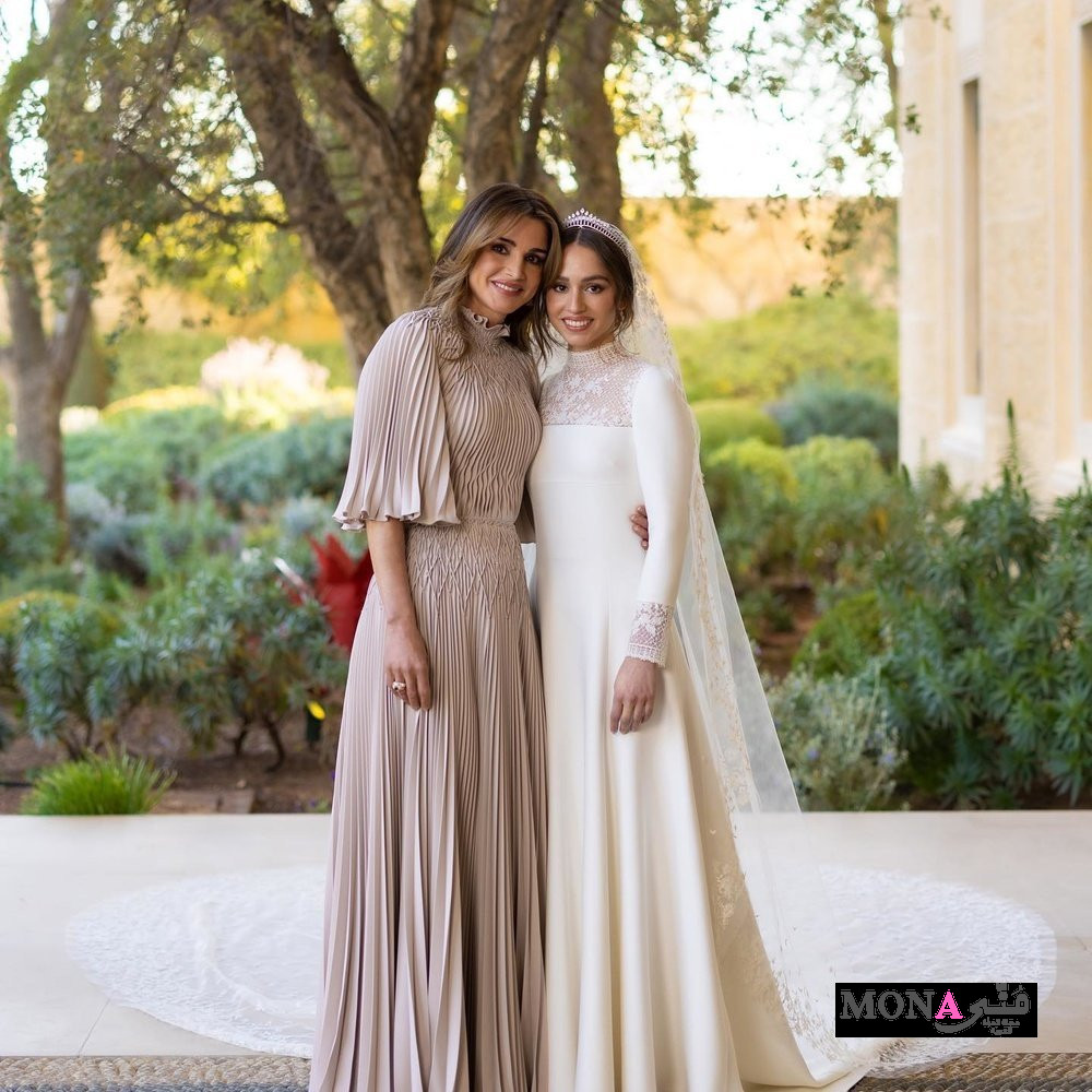 الأميرة إيمان بتاج ماسي أنيق
